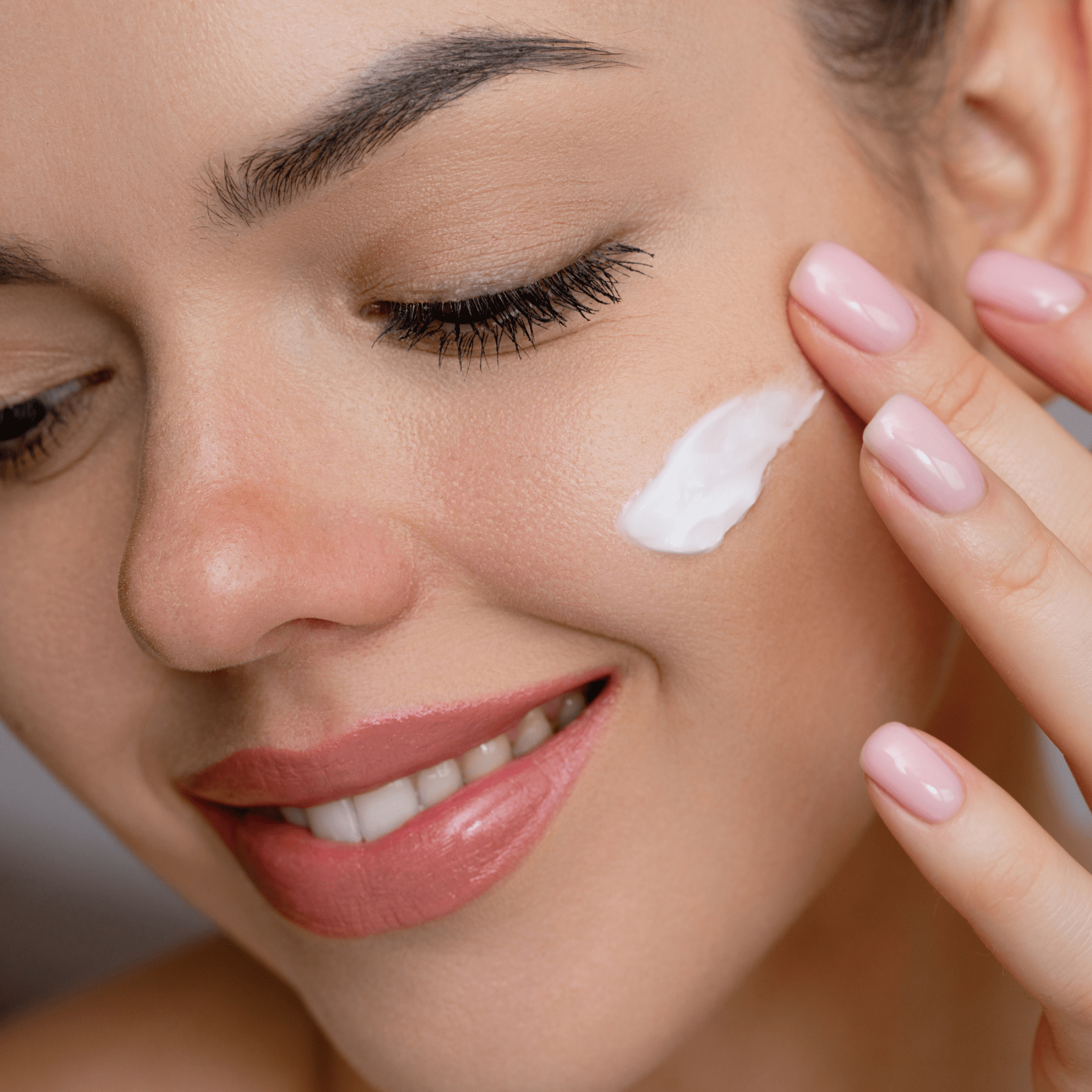 Face Moisturizer with Vitamin C and SPF: Plant and Earth Derived For H ...