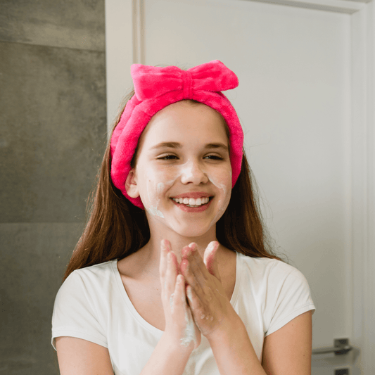 Gentle Face Cleanser for Tweens: A Parent’s Guide - Claribelskincare.com
